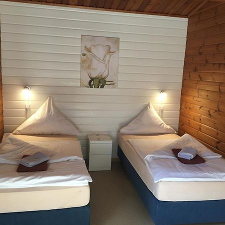 Abb Sportcenter Gaensefurth, Doppelzimmer Ohne Kueche, Standard Doppelzimmer Mit Kueche Hecklingen  Extérieur photo