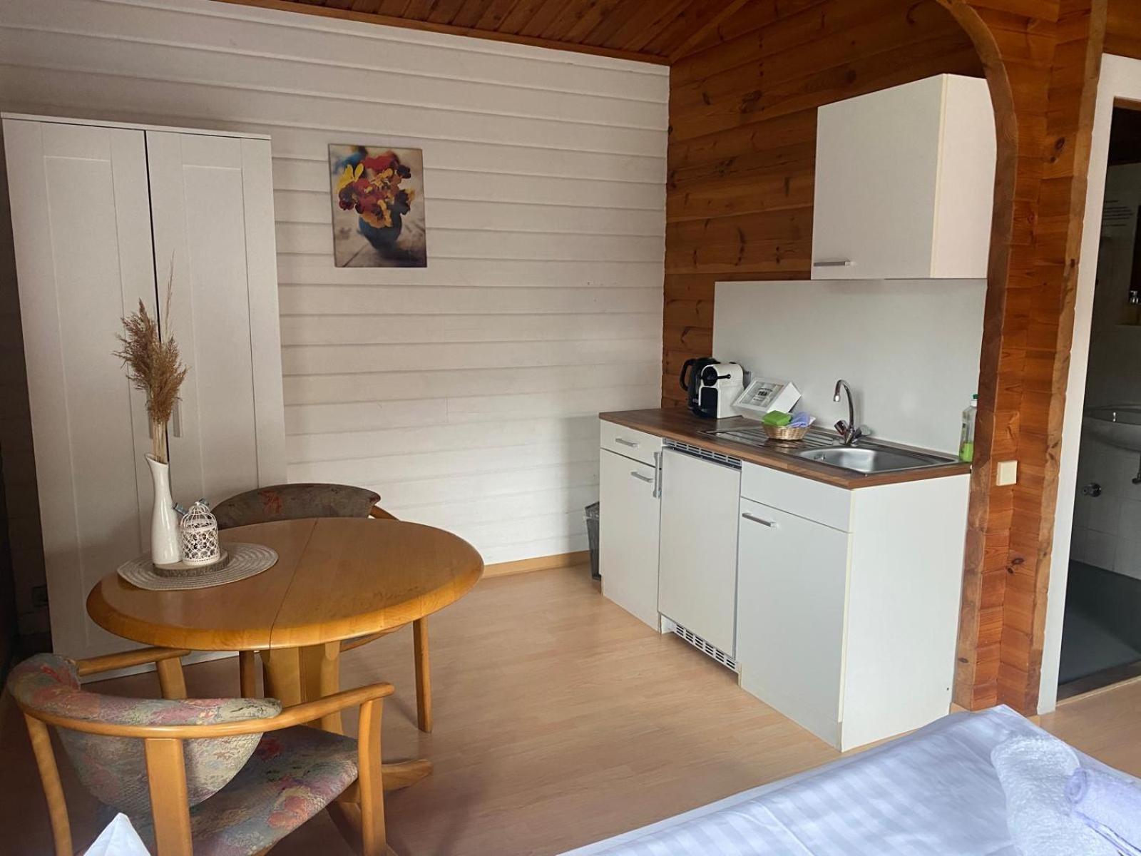 Abb Sportcenter Gaensefurth, Doppelzimmer Ohne Kueche, Standard Doppelzimmer Mit Kueche Hecklingen  Extérieur photo
